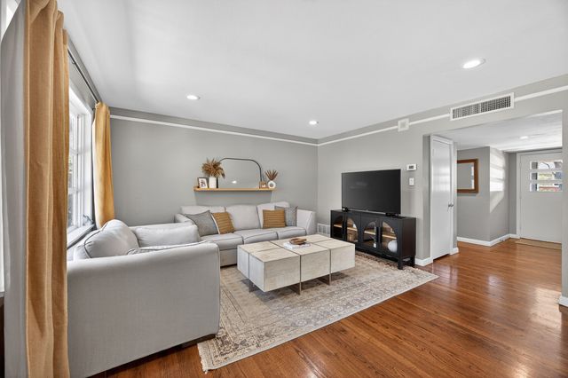 3200 Medina Avenue, Fort Worth, TX 76133