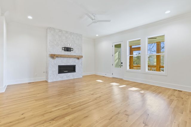 6371 Alamo Pl, Nashville, TN 37209