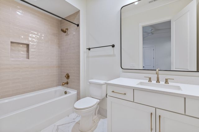 6371 Alamo Pl, Nashville, TN 37209