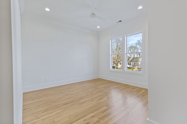 6371 Alamo Pl, Nashville, TN 37209