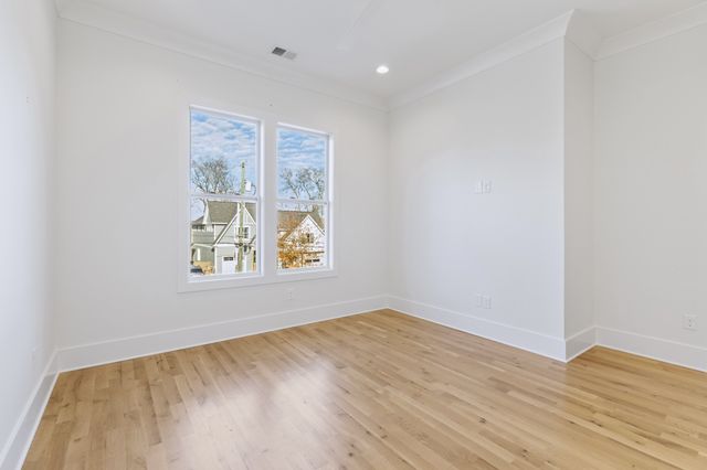 6371 Alamo Pl, Nashville, TN 37209