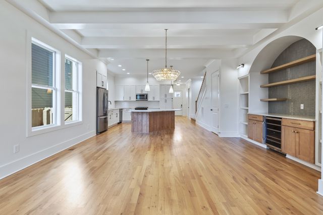 6371 Alamo Pl, Nashville, TN 37209