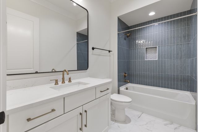 6371 Alamo Pl, Nashville, TN 37209