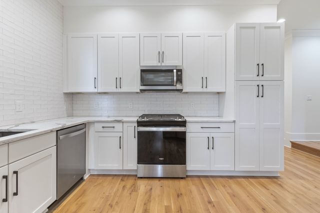 6371 Alamo Pl, Nashville, TN 37209