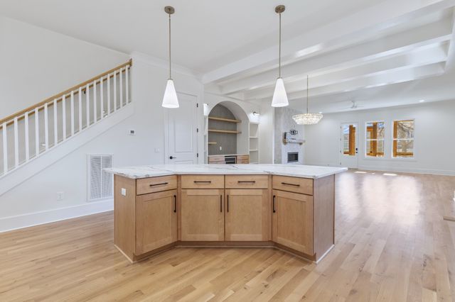 6371 Alamo Pl, Nashville, TN 37209