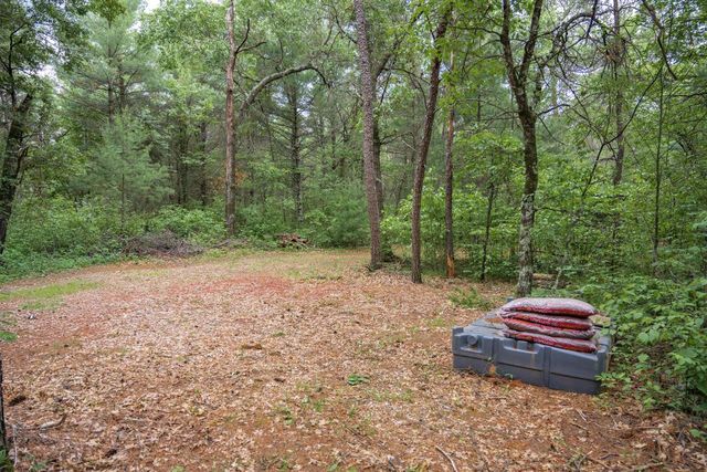 907 W Trout Valley Road, Hancock, WI 54943