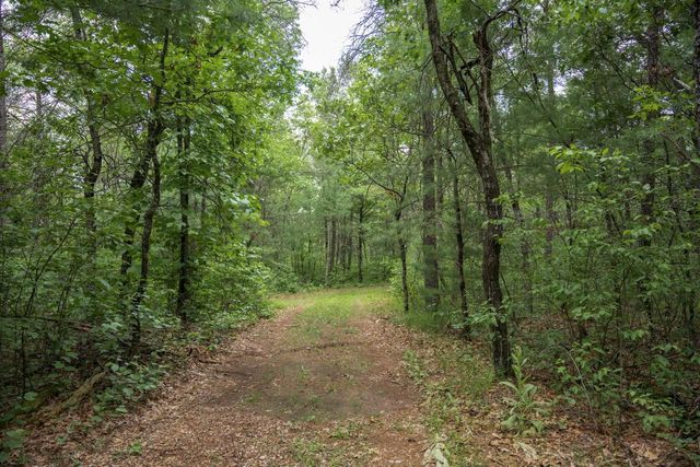 907 W Trout Valley Road, Hancock, WI 54943