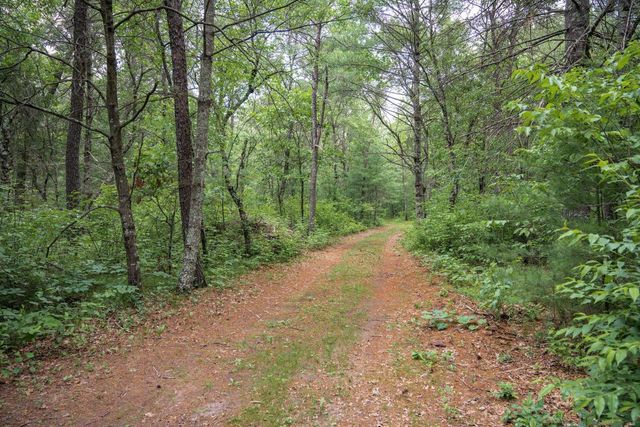 907 W Trout Valley Road, Hancock, WI 54943