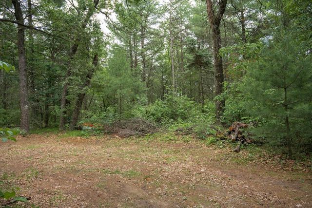907 W Trout Valley Road, Hancock, WI 54943
