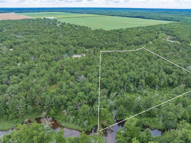 907 W Trout Valley Road, Hancock, WI 54943