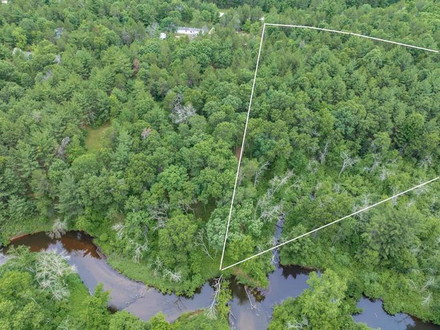 907 W Trout Valley Road, Hancock, WI 54943