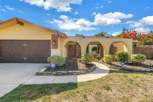 10657 DEL PRADO DRIVE E, Largo, FL 33774