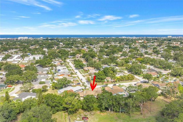 10657 DEL PRADO DRIVE E, Largo, FL 33774
