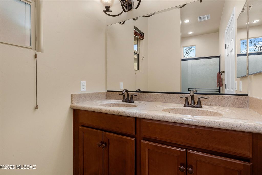 Image 27 of property listing at 11556 N Adobe Village Place, Marana, AZ 85658