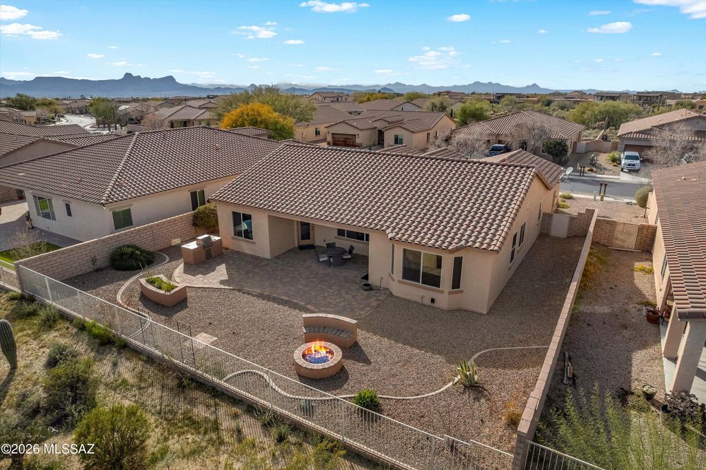 Image 42 of property listing at 11556 N Adobe Village Place, Marana, AZ 85658