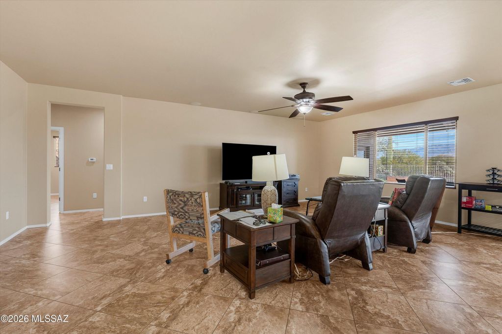 Image 7 of property listing at 11556 N Adobe Village Place, Marana, AZ 85658
