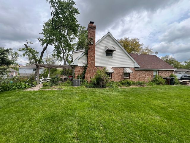 17208 Loomis Avenue, East Hazel Crest, IL 60429