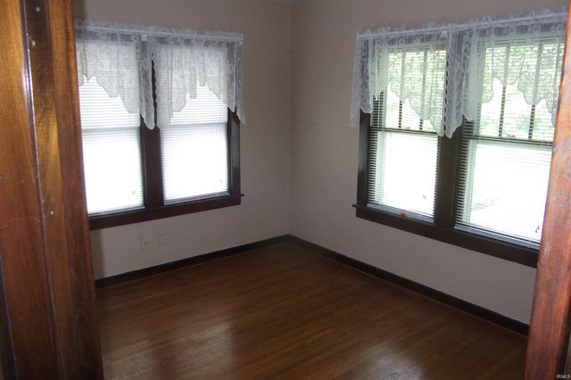 910 S Randolph Street, Garrett, IN 46738