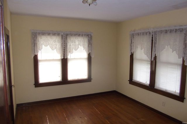 910 S Randolph Street, Garrett, IN 46738