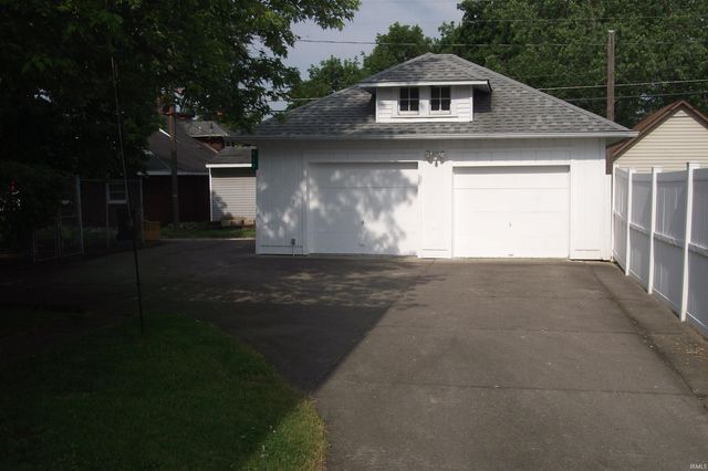 910 S Randolph Street, Garrett, IN 46738