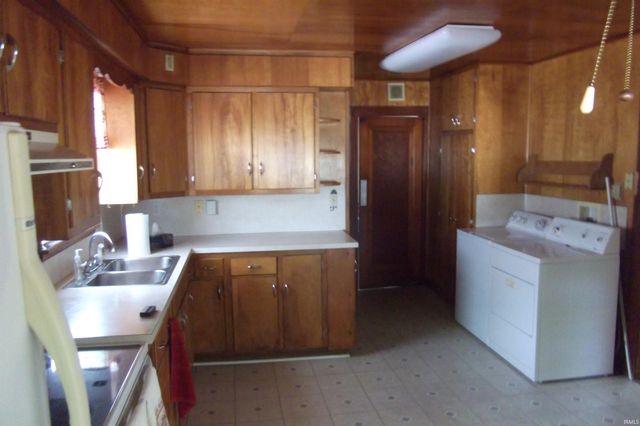 910 S Randolph Street, Garrett, IN 46738