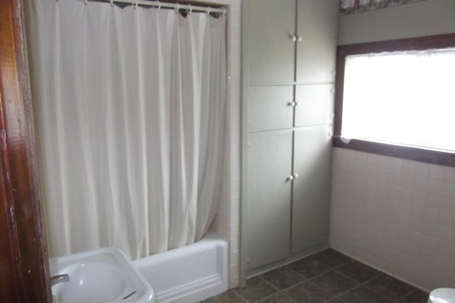 910 S Randolph Street, Garrett, IN 46738