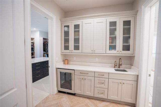 4402 W BEACH PARK DRIVE, Tampa, FL 33609