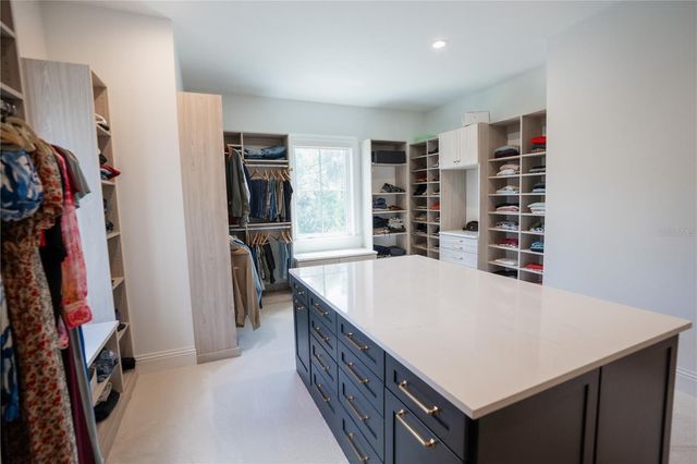 4402 W BEACH PARK DRIVE, Tampa, FL 33609