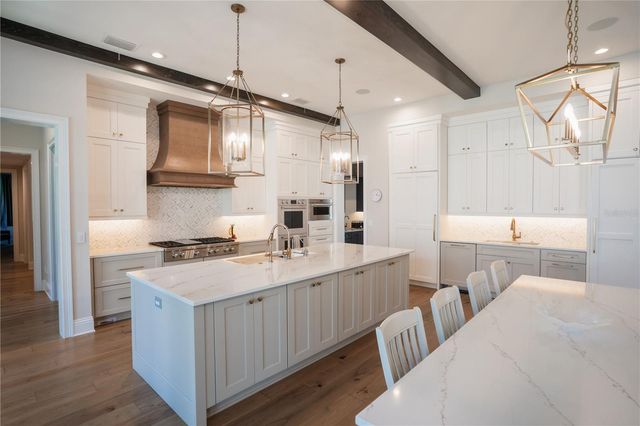 4402 W BEACH PARK DRIVE, Tampa, FL 33609
