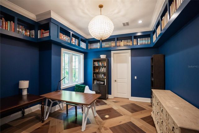 4402 W BEACH PARK DRIVE, Tampa, FL 33609