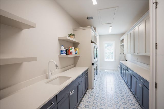 4402 W BEACH PARK DRIVE, Tampa, FL 33609