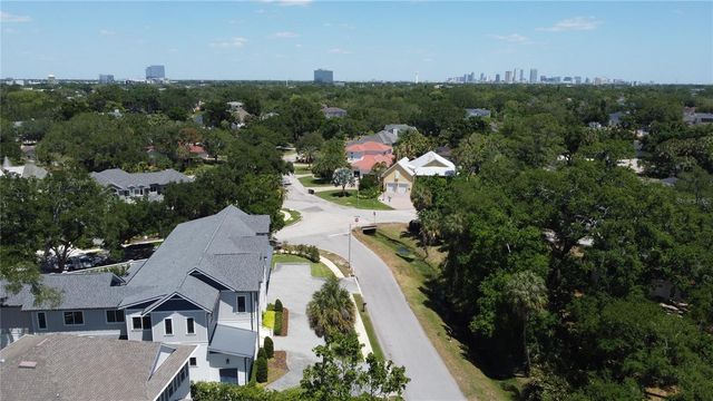 4402 W BEACH PARK DRIVE, Tampa, FL 33609