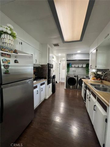 320 N Park Vista 20, Anaheim, CA 92806