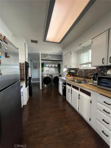 320 N Park Vista 20, Anaheim, CA 92806