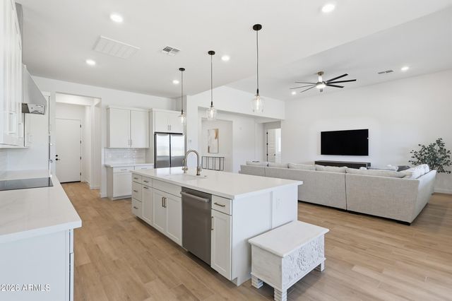 3812 W LODGE Drive, Laveen, AZ 85339