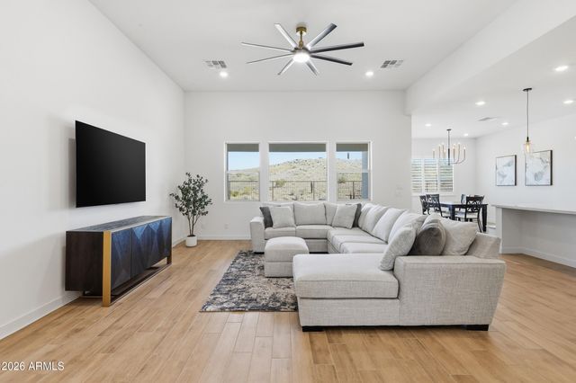 3812 W LODGE Drive, Laveen, AZ 85339