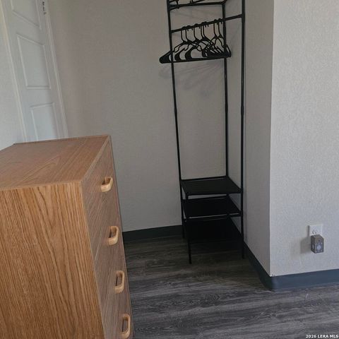 1211 Gladstone C, San Antonio, TX 78225
