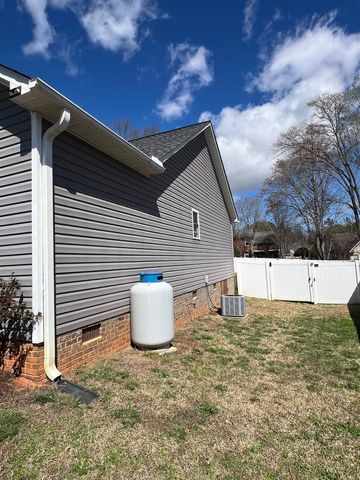 108 Butternut Road, Spartanburg, SC 29306