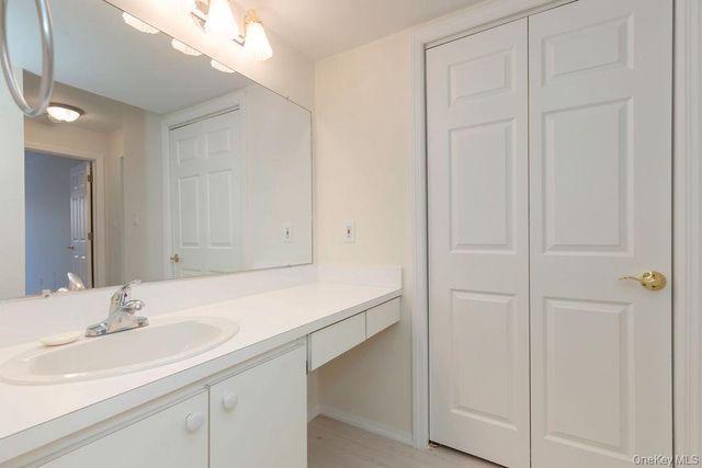 37 Bronxville Glen Drive Bldg 5 Bldg 5, Unit 1, Bronxville, NY 10708