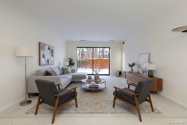 37 Bronxville Glen Drive Bldg 5 Bldg 5, Unit 1, Bronxville, NY 10708