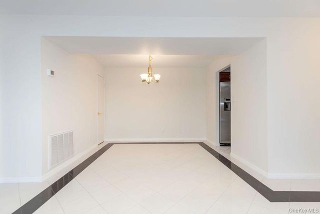 37 Bronxville Glen Drive Bldg 5 Bldg 5, Unit 1, Bronxville, NY 10708