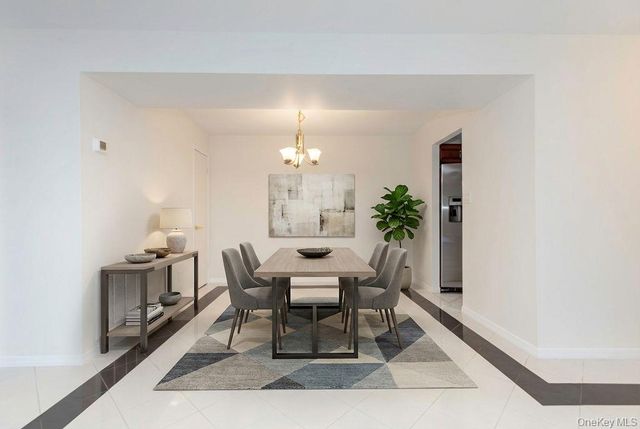 37 Bronxville Glen Drive Bldg 5 Bldg 5, Unit 1, Bronxville, NY 10708