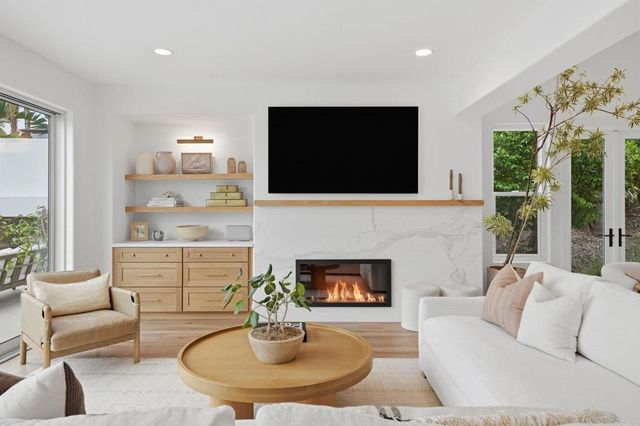 6711 Follette Street, Carlsbad, CA 92011