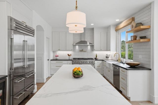 6711 Follette Street, Carlsbad, CA 92011