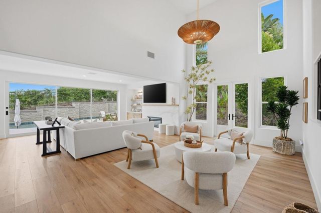 6711 Follette Street, Carlsbad, CA 92011