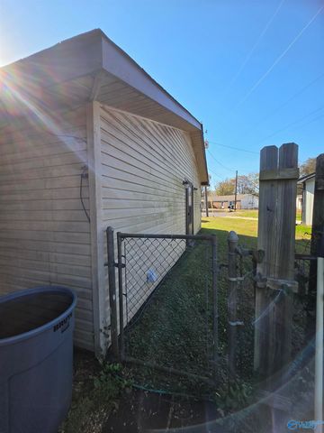 2902 Alhambra Circle SW, Huntsville, AL 35805