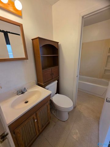 2902 Alhambra Circle SW, Huntsville, AL 35805