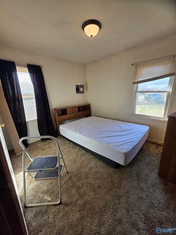 2902 Alhambra Circle SW, Huntsville, AL 35805