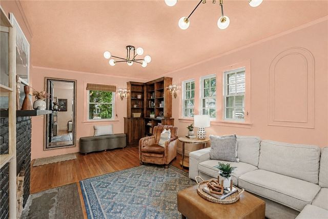 28 Kent Park, Brighton, NY 14610
