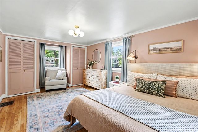 28 Kent Park, Brighton, NY 14610